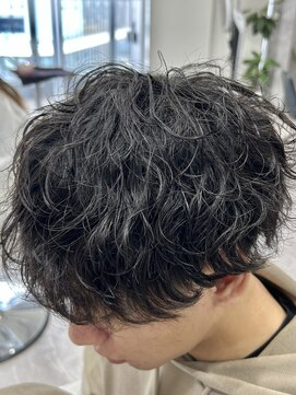 グロップ 町田(GLOP) トレンド感あるメンズ波巻きパーマ