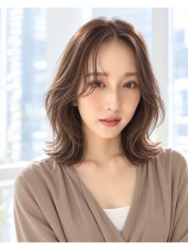 ロット 横浜(lot) 大人かわいいくびれミディ×透明感カラー【横浜】