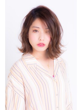 ジャンクロードビギン 丸の内 MY PLAZA店(JEAN CLAUDE BIGUINE) 【大人セクシー】ゆるはねミディ