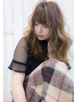 ルカ(Luca) ナチュラルロングスタイル×ソフトベージュ