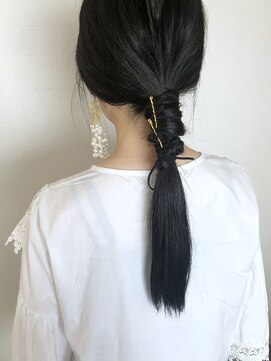 ノイン(noine) 黒髪ロングアレンジ