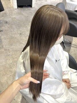 リーオオサカ(Lee Osaka) 艶髪ロング/kana