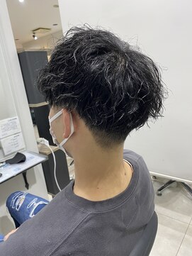 アイビー(ivy) 刈り上げ強めツイストスパイラルパーマツーブロック20代30代40代