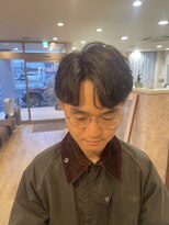 イースタイル 志都呂店(e-style com’s hair) 色気のあるセンターパート　#夏目