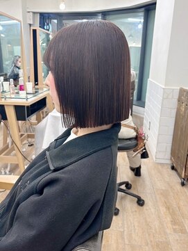 ネオリーブ クーロ(Neolive curro) 小顔タッセルボブ×似合わせカット　[ぱつっとボブ/縮毛矯正/]