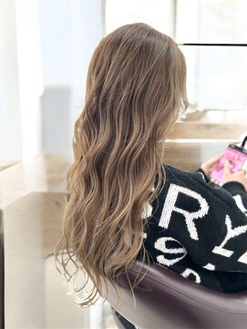 クオリス 上福岡店(QUALIS) 30代40代透明感ブリーチなしミルクティーベージュウェーブ巻き髪