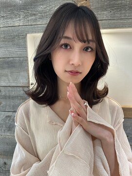 アイヴィ 表参道(IVY) チャコールグレー くびれミディアム【肥田亜沙美】