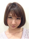 丸みのあるショートボブスタイル/斜めバング/30代/40代/50代