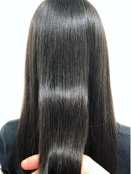 ラシーネ(Lacine)の写真/クセ・うねりなどの髪質を改善◎まるで"魔法"のようなケアルーガ縮毛矯正！艶やかで柔らかい髪にウットリ♪