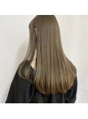 スモーキーアッシュベージュのロング
