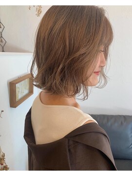 マァロ(malo.) ミルクティーベージュ