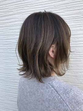 シェリッシュ ノース(Sheriche North) 大人ハイライト×アッシュブラウン