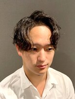 ビーダンディー(Bee dandy) 韓国風センターパートニュアンスパーマ ツーブロックショート