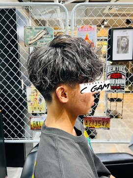 アルファベットシーガム(C gam) ゆるスペインカールと絶妙にチャラいハイライト