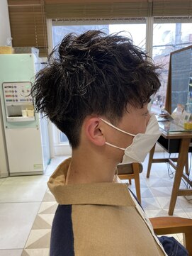 リボーン ビューティー リゾート 松戸店(re-born Beauty Resort) カルマパーマウルフベリーショートアッシュブラック