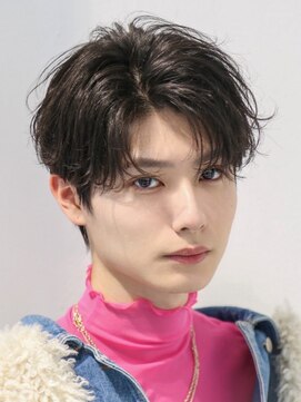 オーシャントーキョーセンダイ(OCEAN TOKYO SENDAI) センターパートウルフツーブロックニュアンスパーマショート韓国