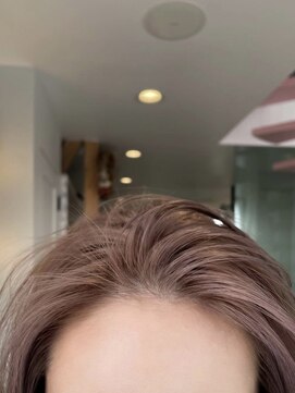 シキ 渋谷(siki) ベージュカラー/ブリーチなしダブルカラー/赤 み消し/渋谷/原宿