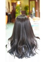 ネス(NESS)&nbsp;アッシュのハイライトが入ったブルーブラックカラー