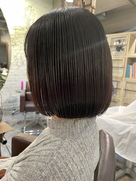 スノッブエンバンプ(snob enVAmp) パツっとボブ