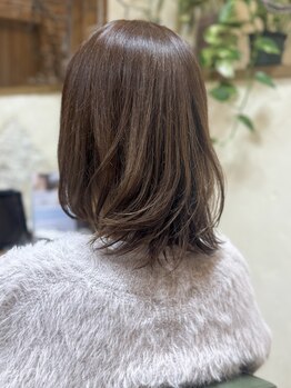 マノア(manoa)の写真/白髪ぼかし×髪質改善で艶髪へと導きます♪ダメージレスにこだわった施術で、上品な艶のある仕上がりに◇