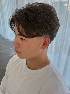 コク 千葉駅西口(COQU) 刈り上げセンターパート/波巻きツイストスパイラル/千葉駅