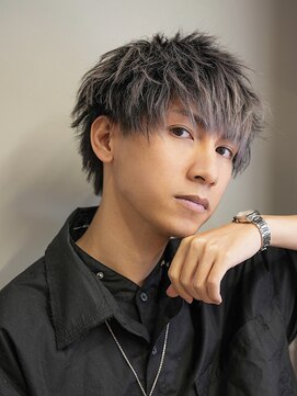 コンフィデンス 新宿3rd(confidence) ハイトーンカラーツイストパーマグレーシルバーツーブロック