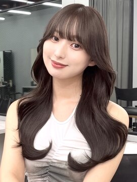 フォンズ(FONS) ワンカールも巻いても可愛いレイヤーカットで作るくびれヘア