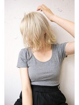 ヴェイン 渋谷(vain) ほつれボブ/ホワイトブロンド