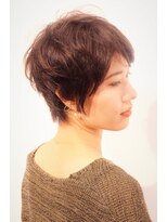 リベルタ(LIBERTA) スタイリッシュな耳だしハンサムショート