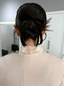 ヘアアレンジ カチモリ シニオン リボンアレンジ 結婚式 二次会