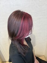 タヤ 東急百貨店吉祥寺店(TAYA)&nbsp;ダークトーンに映えるピンクのインナーカラー