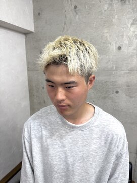 メルシー トータル ブランディング サロン(merci TOTAL BRANDING SALON) メンズスパイキーショート×ホワイトブロンド