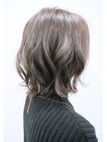 グランヘアー 豊岡店(GRAN HAIR) 【GRANHAIR豊岡店】大人ミディアム×プラチナアッシュ♪
