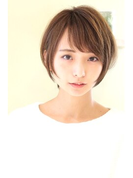 レウナ 外苑前(Reuna) 大人可愛い小顔ショート　黒髪でも可愛いカット　２０代３０代