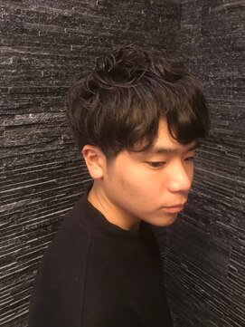 シャウルデッサントウキョウ 表参道(CHARLES DESSIN Tokyo) ツイストスパイラル/センターパート/韓国マッシュ[表参道駅]