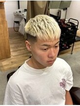 クフィア メンズヘアカンポ なんば日本橋店(CUFFIA MEN'S HAIR CAMPO) クロップスタイル　スキンフェード　ダブルカラー