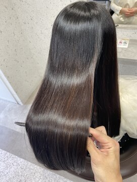 アデプト 北千住店(adept) ★絹髪/艶髪/美髪/髪質改善/縮毛矯正/アッシュカラー【北千住】