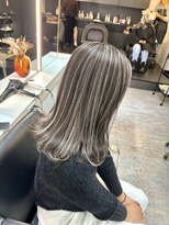 ブレンド 渋谷(BLend)&nbsp;ハイライトカラーマチルダボブインナーグレージュ前髪