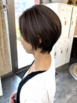 ナジック(749)&nbsp;大人ショート×白髪ぼかしハイライト