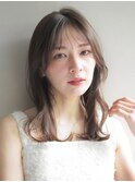 セミディホワイトブロンド斜めバングワンカール外ハネボブ