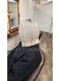 White　(シャドールーツ)