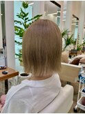 切りっぱなし外はねボブ