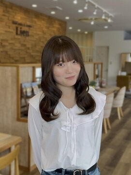 リアン(Lien) オリーブベージュ×レイヤーカット×フォワード巻き