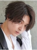 ニュアンスセンターパート毛流れラフスパイラル刈り上げツーブロ
