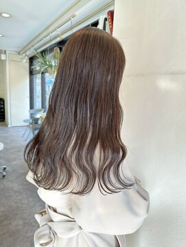 シロ(SiLO) 透明感たっぷりのミルクティーグレージュ