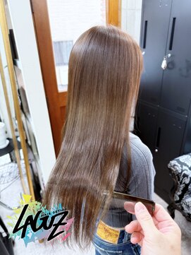 ラグズ 茅ヶ崎(LAGUZ) シルクブラウン・グロスストレート　茅ヶ崎 髪質改善
