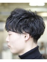 マッシュ キタホリエ(MASHU KITAHORIE) 黒髪のメンズパーマスタイル  無造作ショート ネープレス サエキ