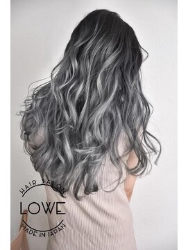 ルーヴェ(LOWE) LOWE池谷 外国人風バレイヤージュとブルーホワイトのロングヘア