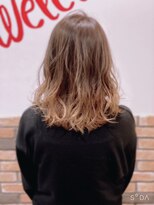 ルーツ(Root)&nbsp;バレイヤージュ　ベージュ系ナチュラルピンク