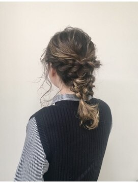 デイバイヘアーポケット(Day.by hair pocket) 編みおろしアレンジ